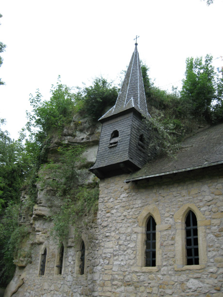 Piccolo castello nella valle del Grund a Lussemburgo foto